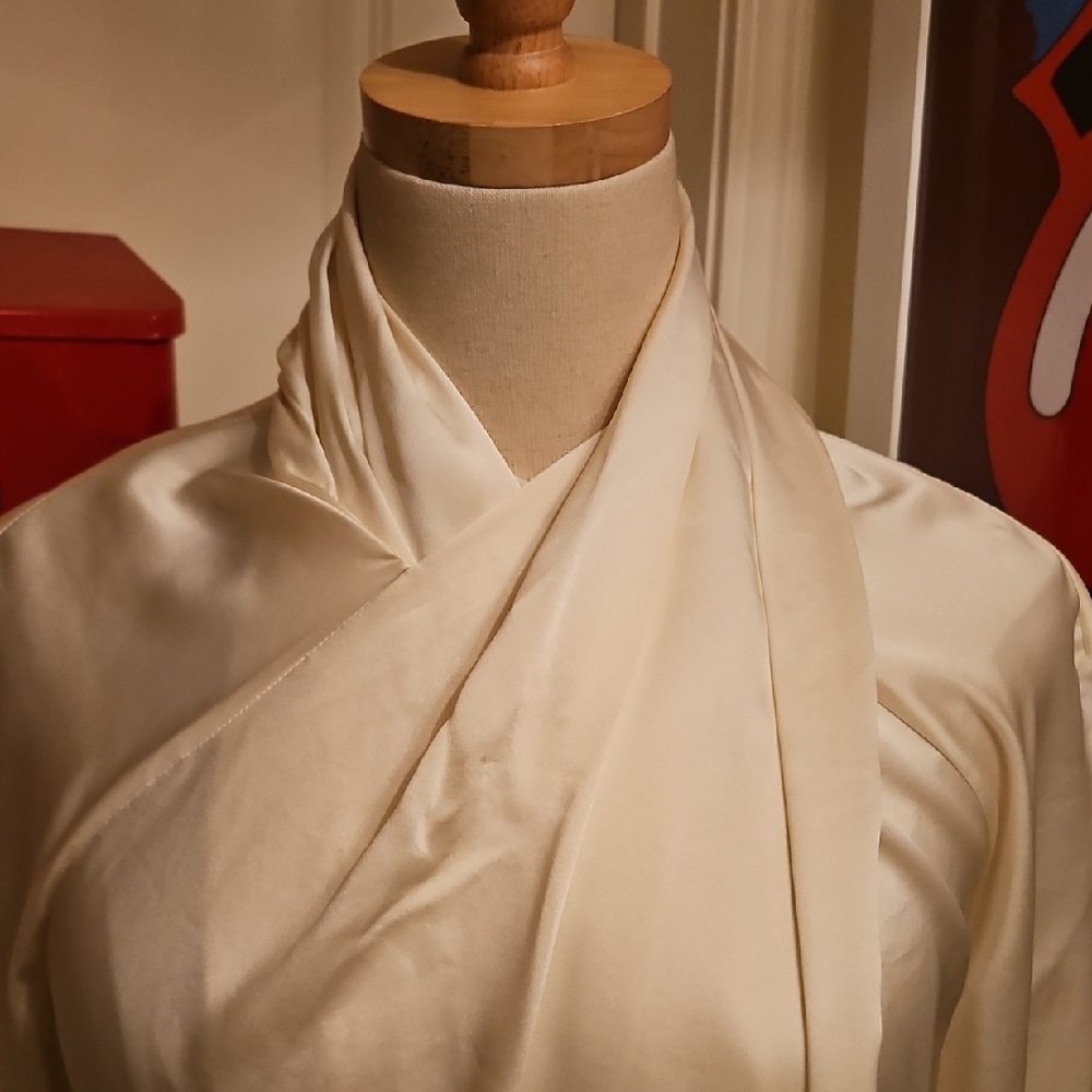 Elegant Cream Mini Dress - Picture 2 of 8